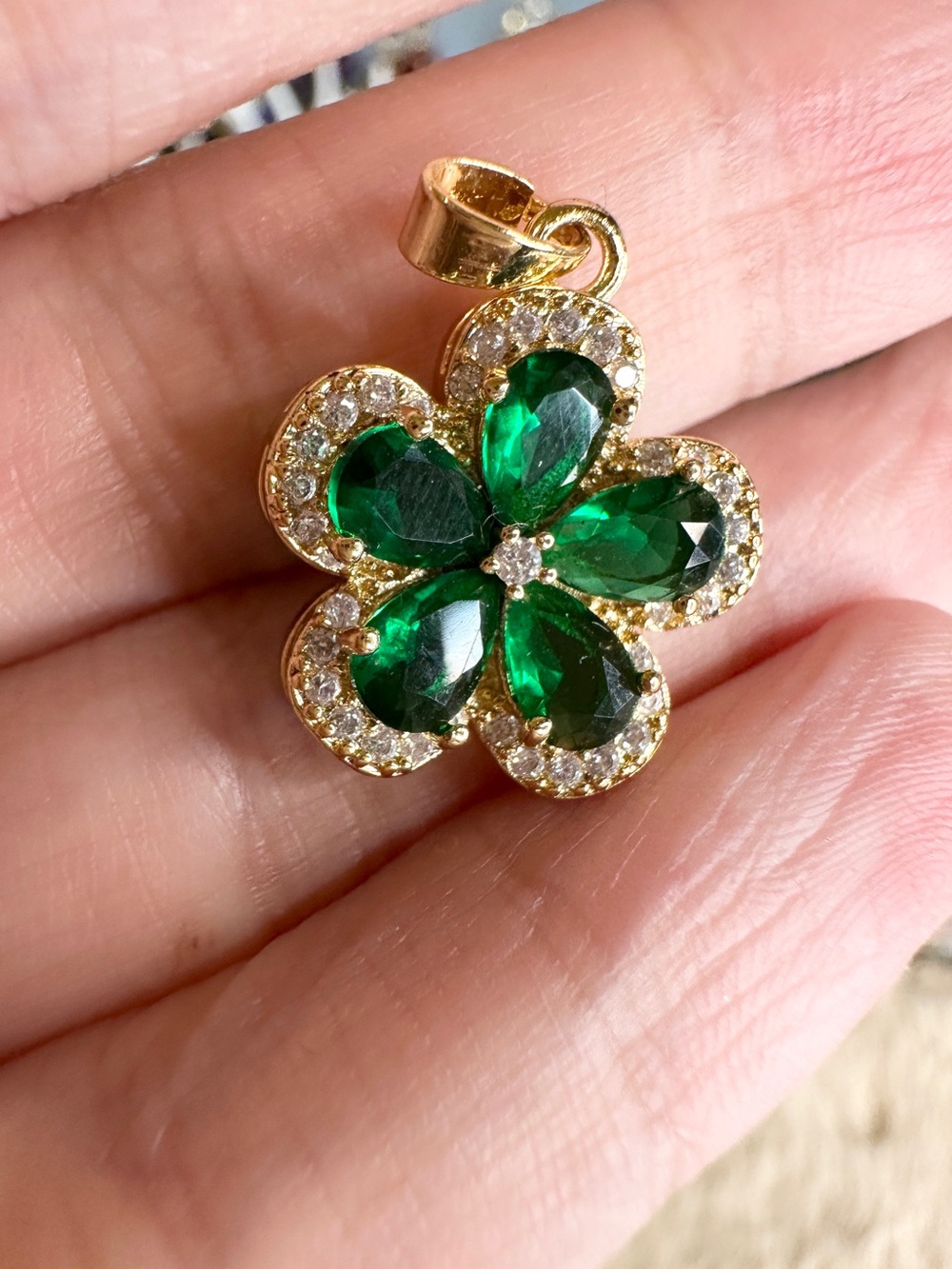 green flower Pendant Necklaces